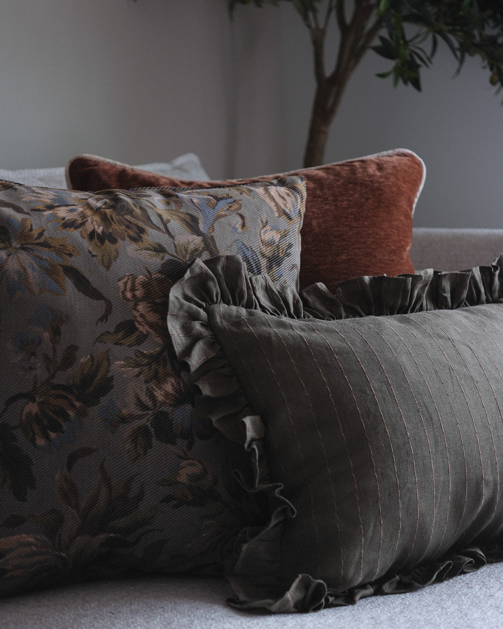 Edmund Ruffle Pillow Cover – view 5