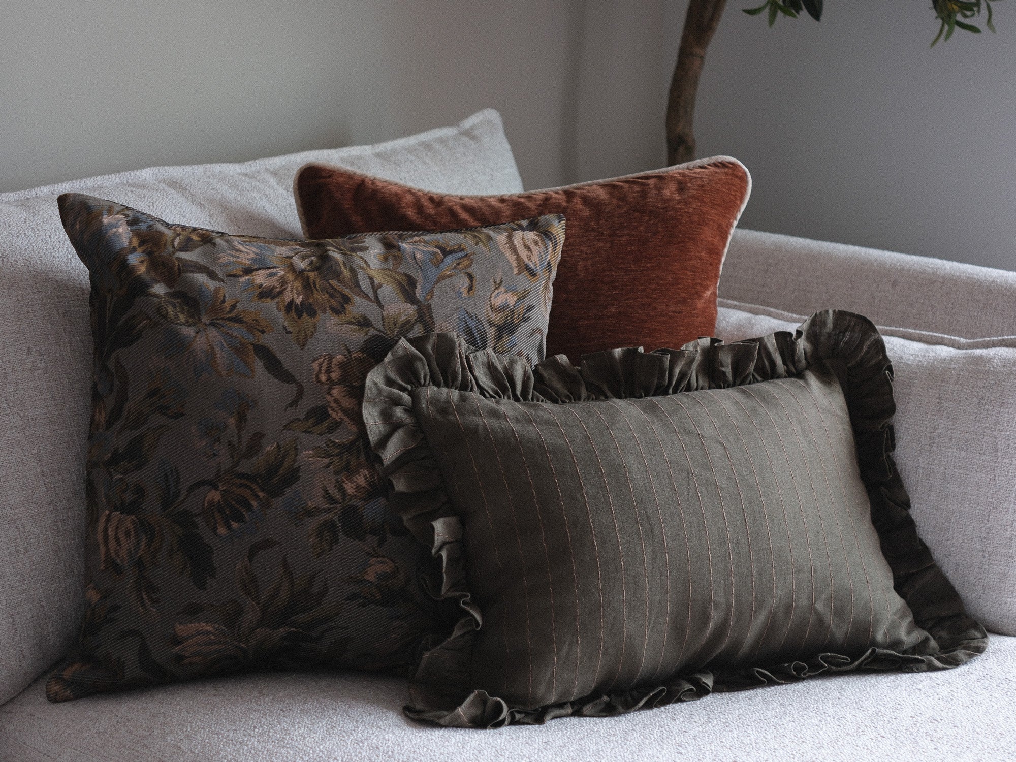 Edmund Ruffle Pillow Cover – view 9