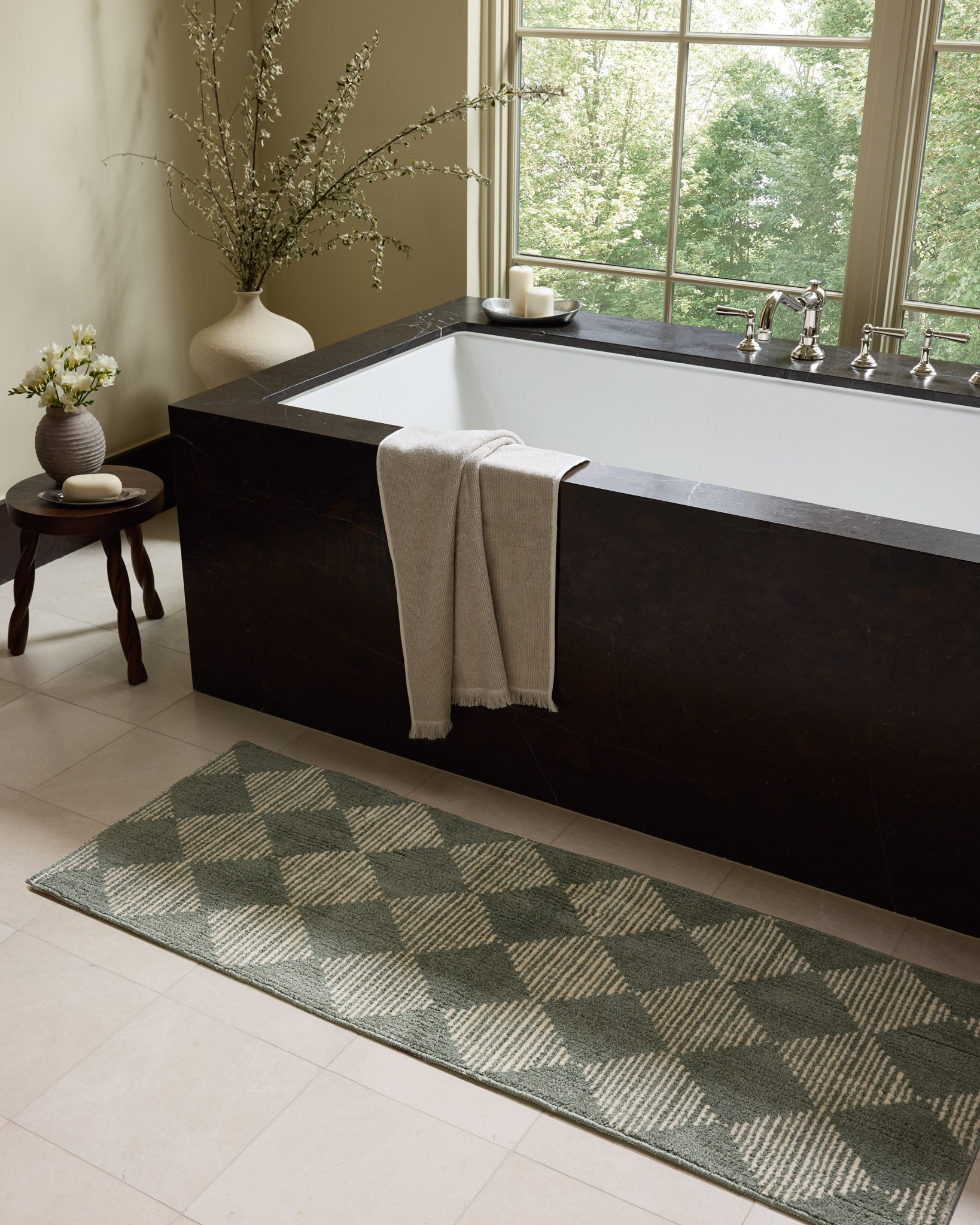 Chris Loves Julia x Loloi Lawrence Mist / Ivory Bath Mat - Rug & Weave