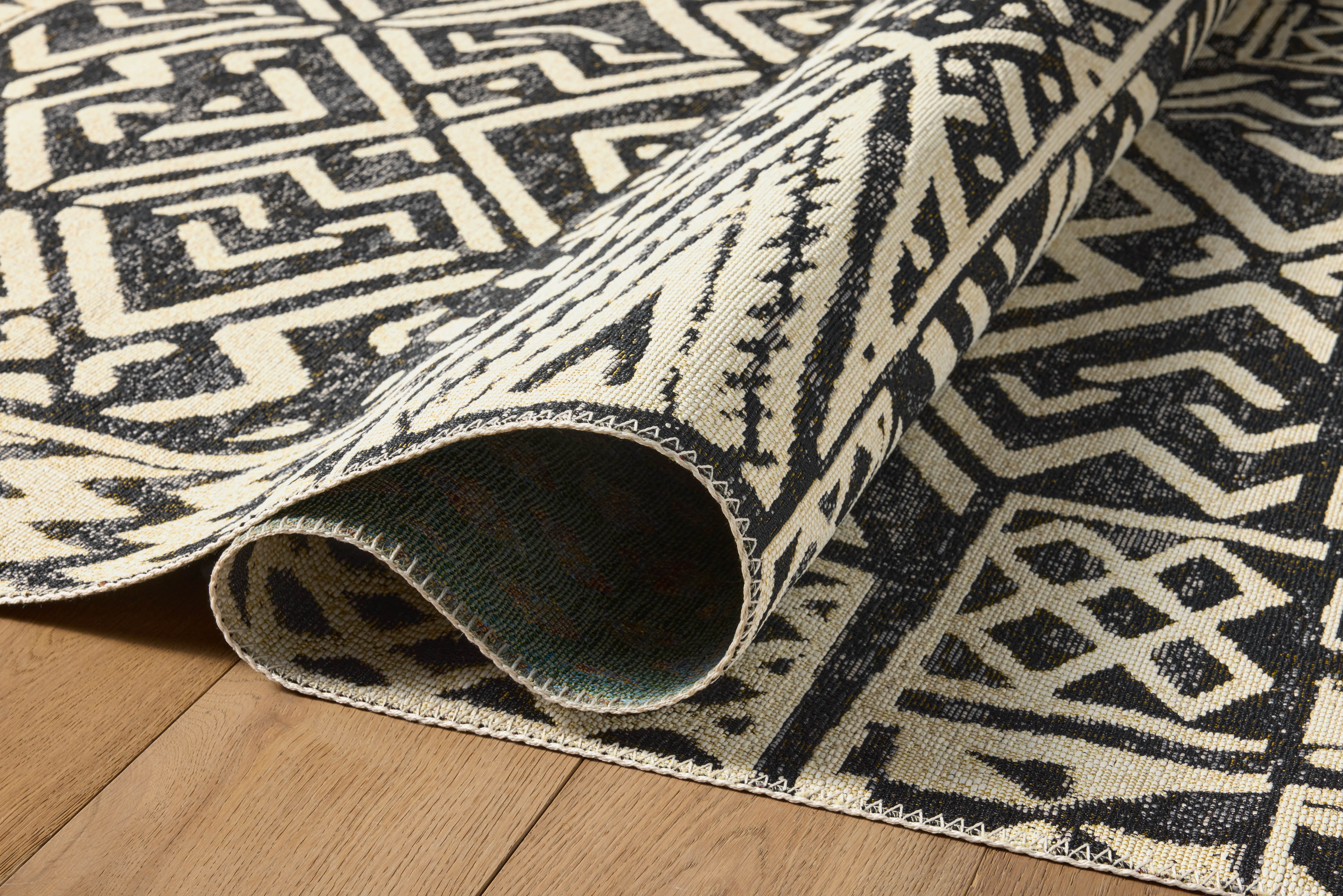 Loloi Mika Ivory / Black Rug RUGS - synthetic Loloi