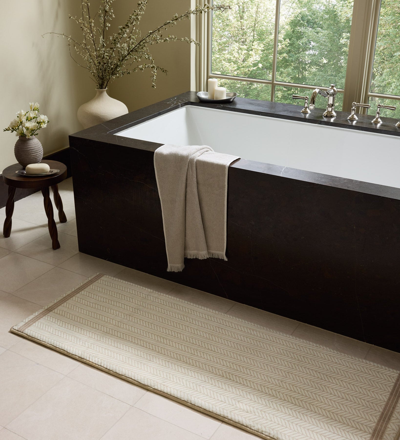 Chris Loves Julia x Loloi Marvin Ivory / Neutral Bath Mat - Rug & Weave
