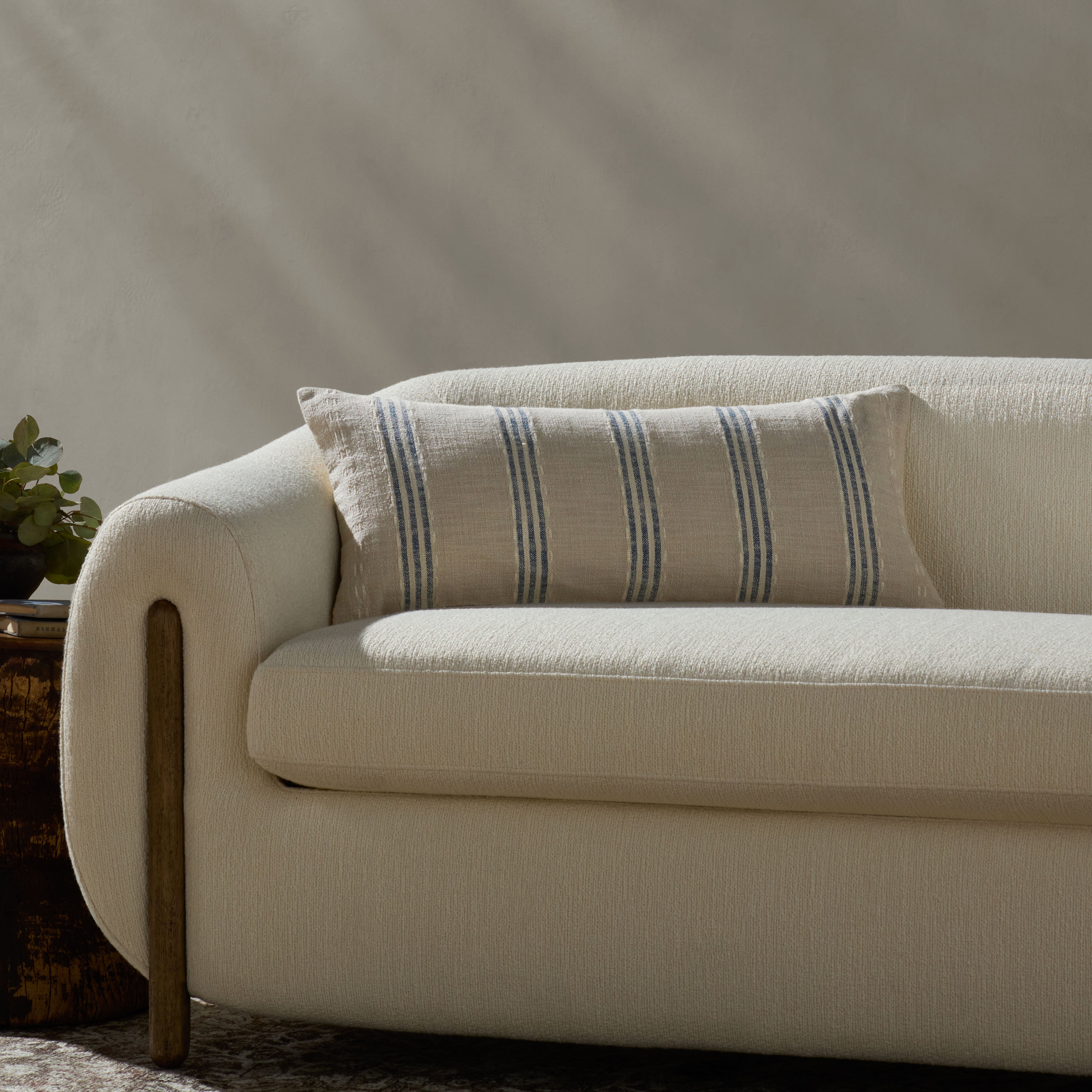 Magnolia Home by Joanna Gaines x Loloi Lincoln Natural / Blue Pillow