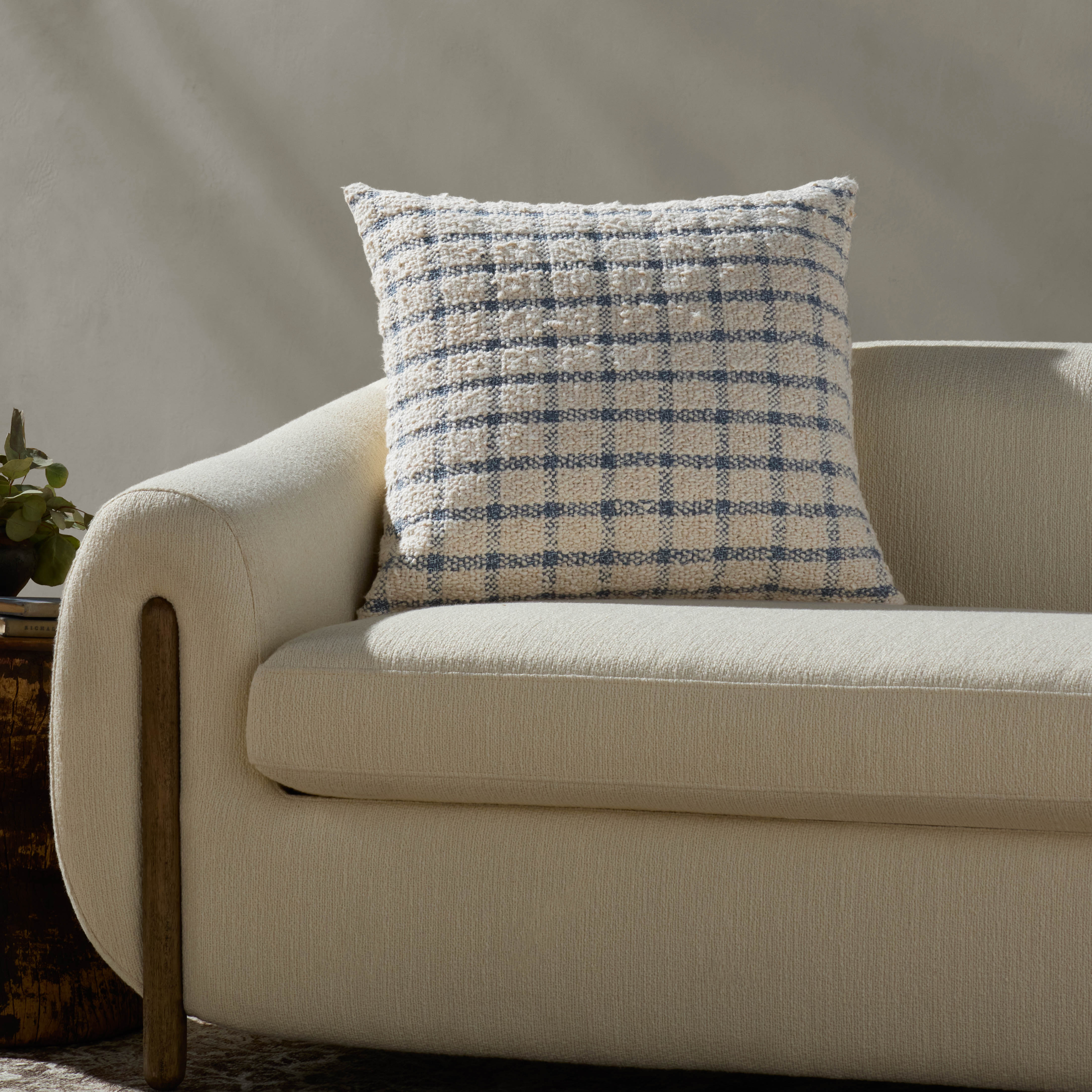 Magnolia Home by Joanna Gaines x Loloi Erin Ivory / Blue Pillow