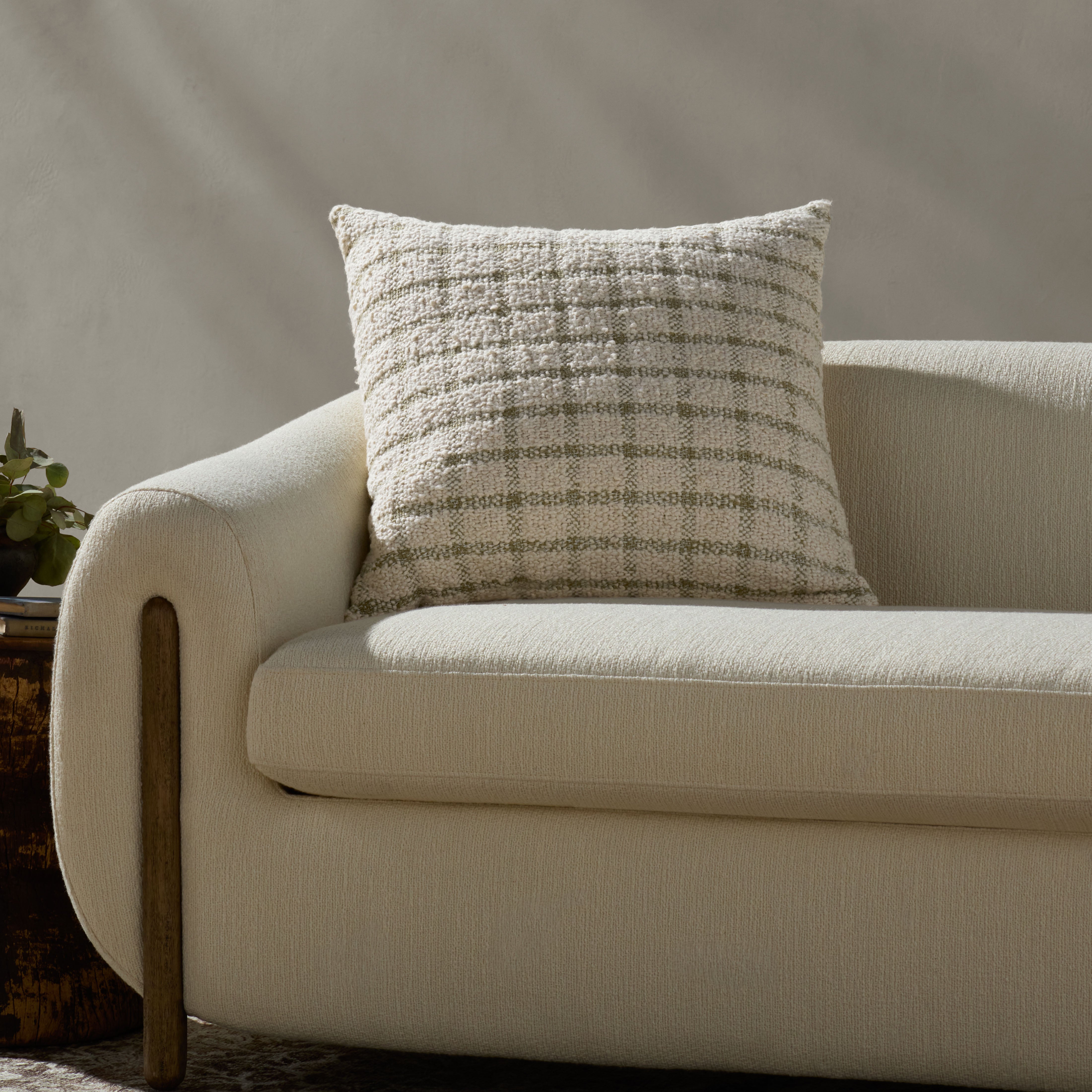 Magnolia Home by Joanna Gaines x Loloi Erin Ivory / Green Pillow