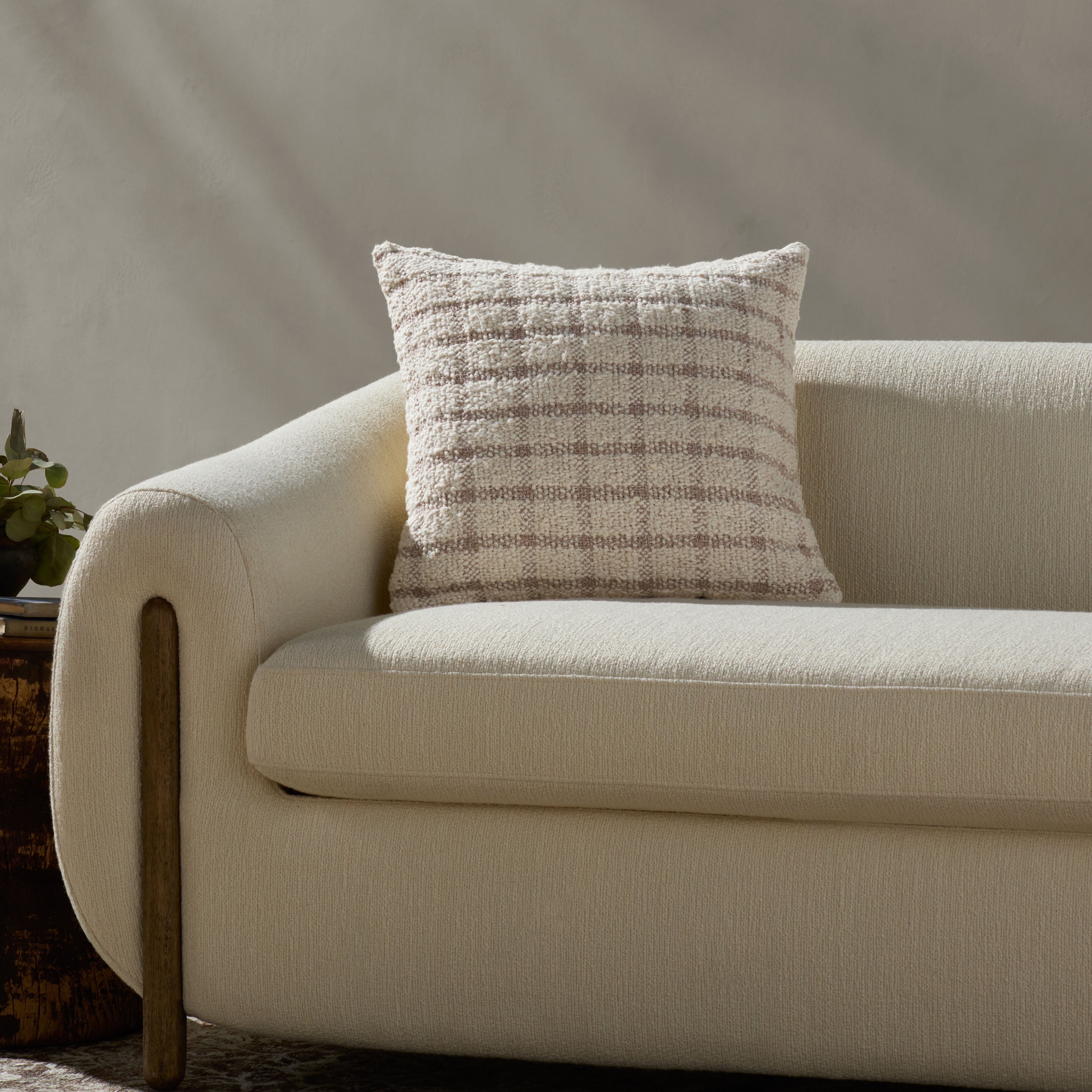 Magnolia Home by Joanna Gaines x Loloi Erin Ivory / Natural Pillow