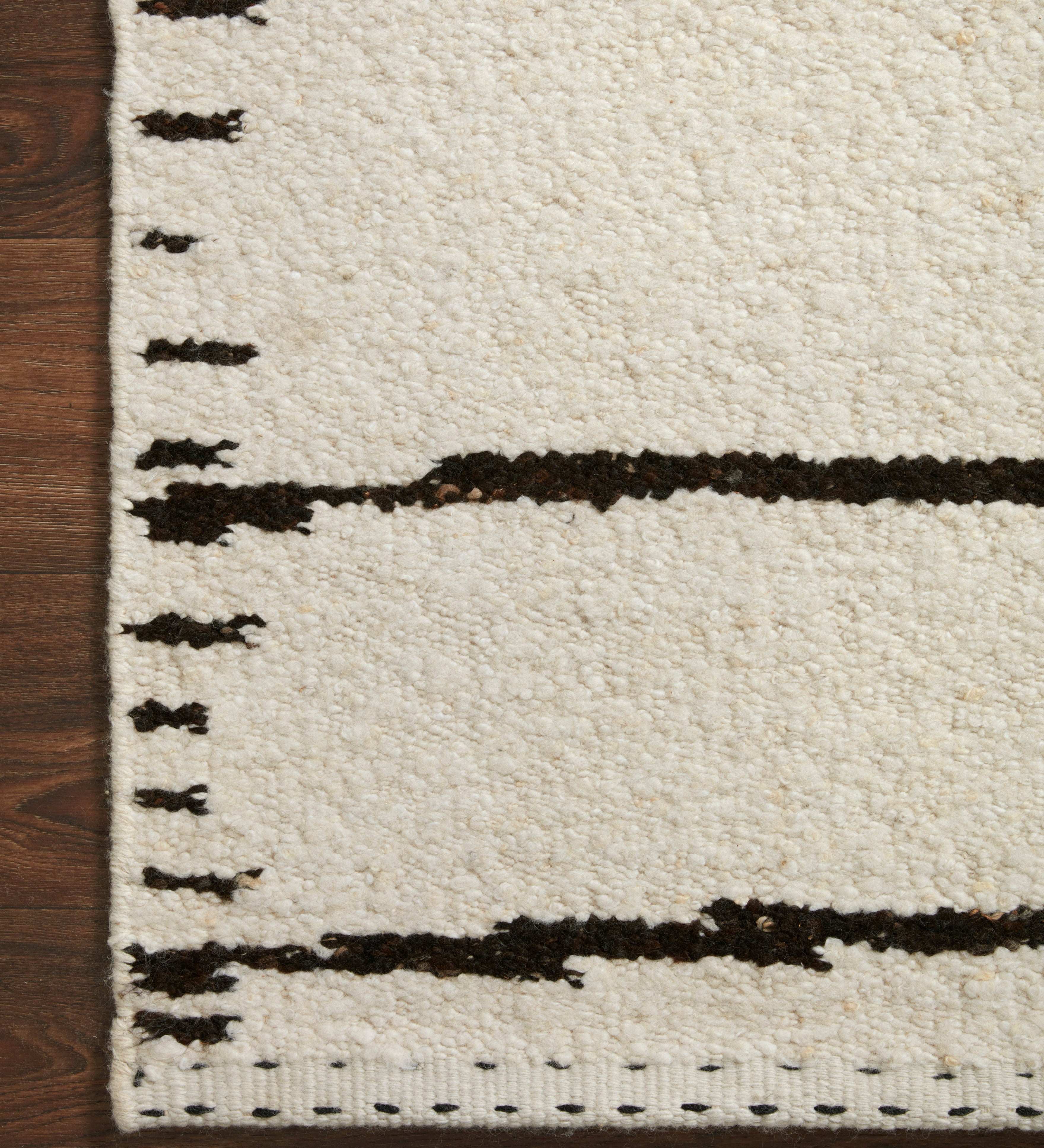 Loloi Roman Ivory / Black Rug