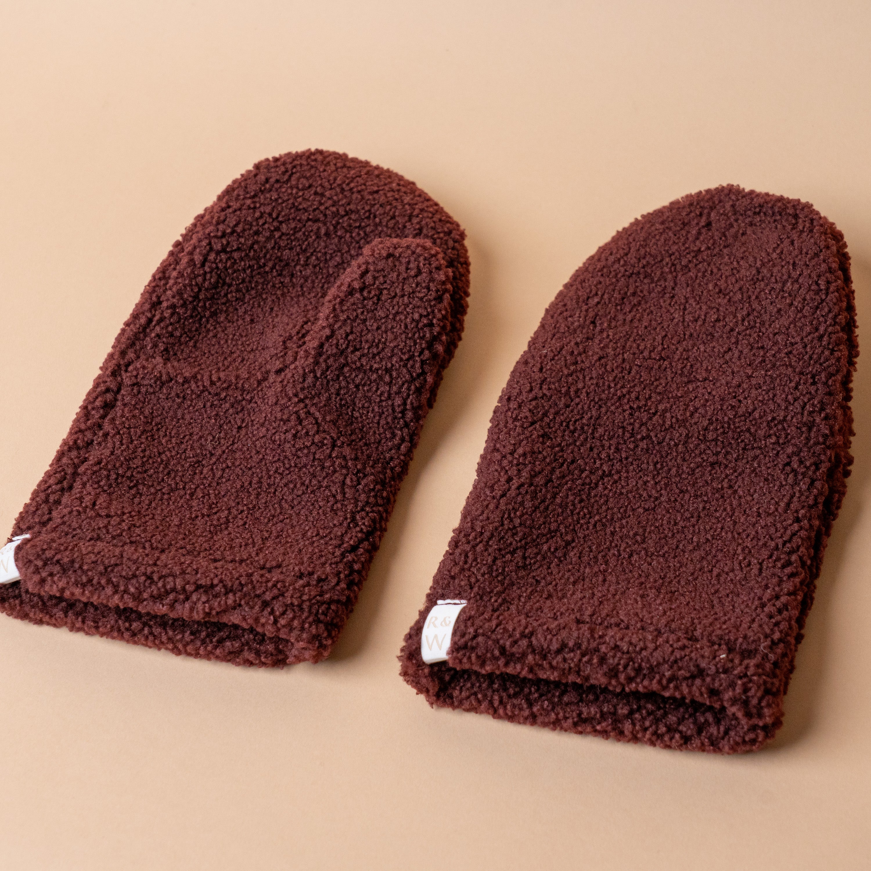 R&W made Pinot Sherpa Mittens 1 - MITTENS - sherpa Rug & Weave