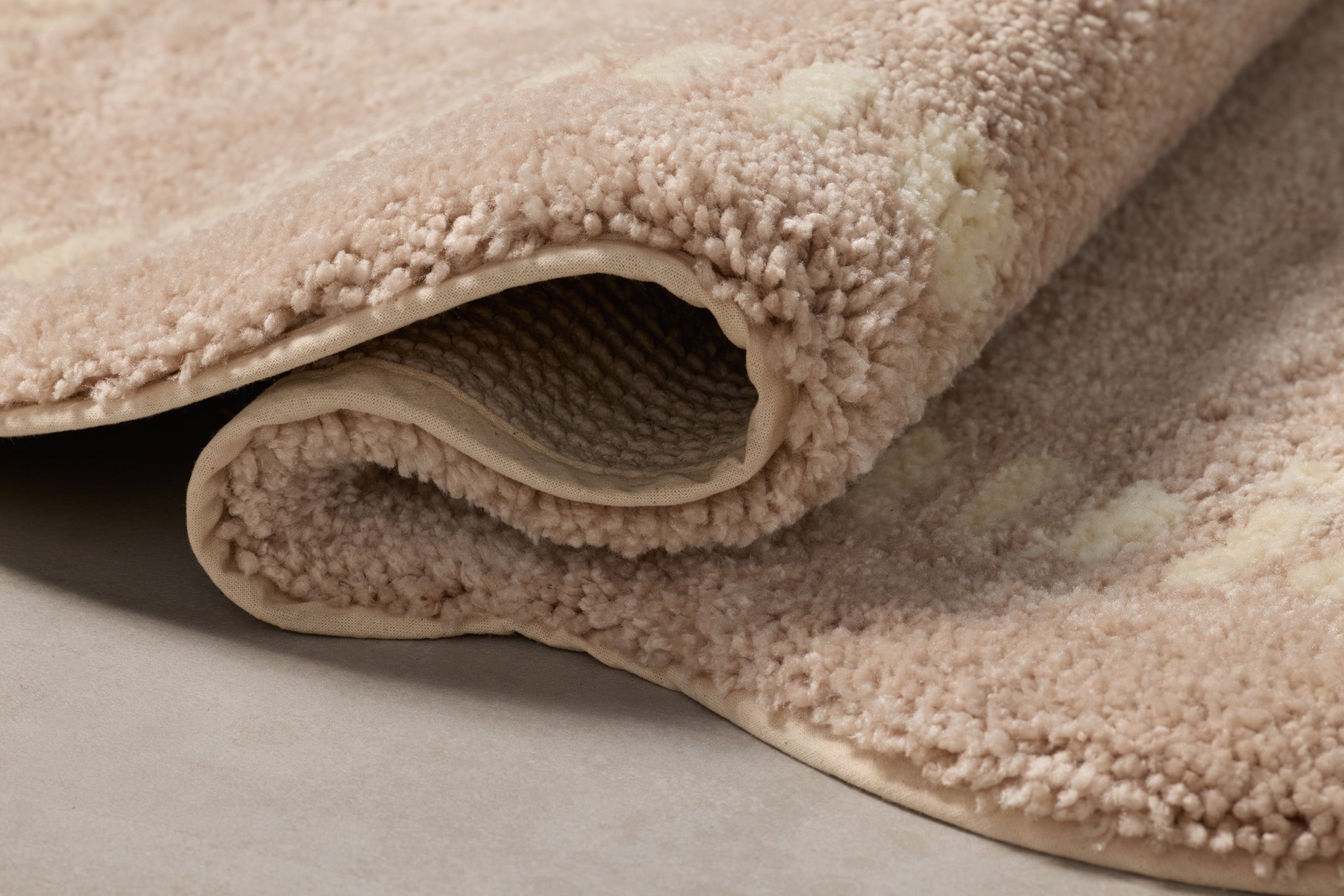 Chris Loves Julia x Loloi Valerie Blush / Ivory Bath Mat - Rug & Weave