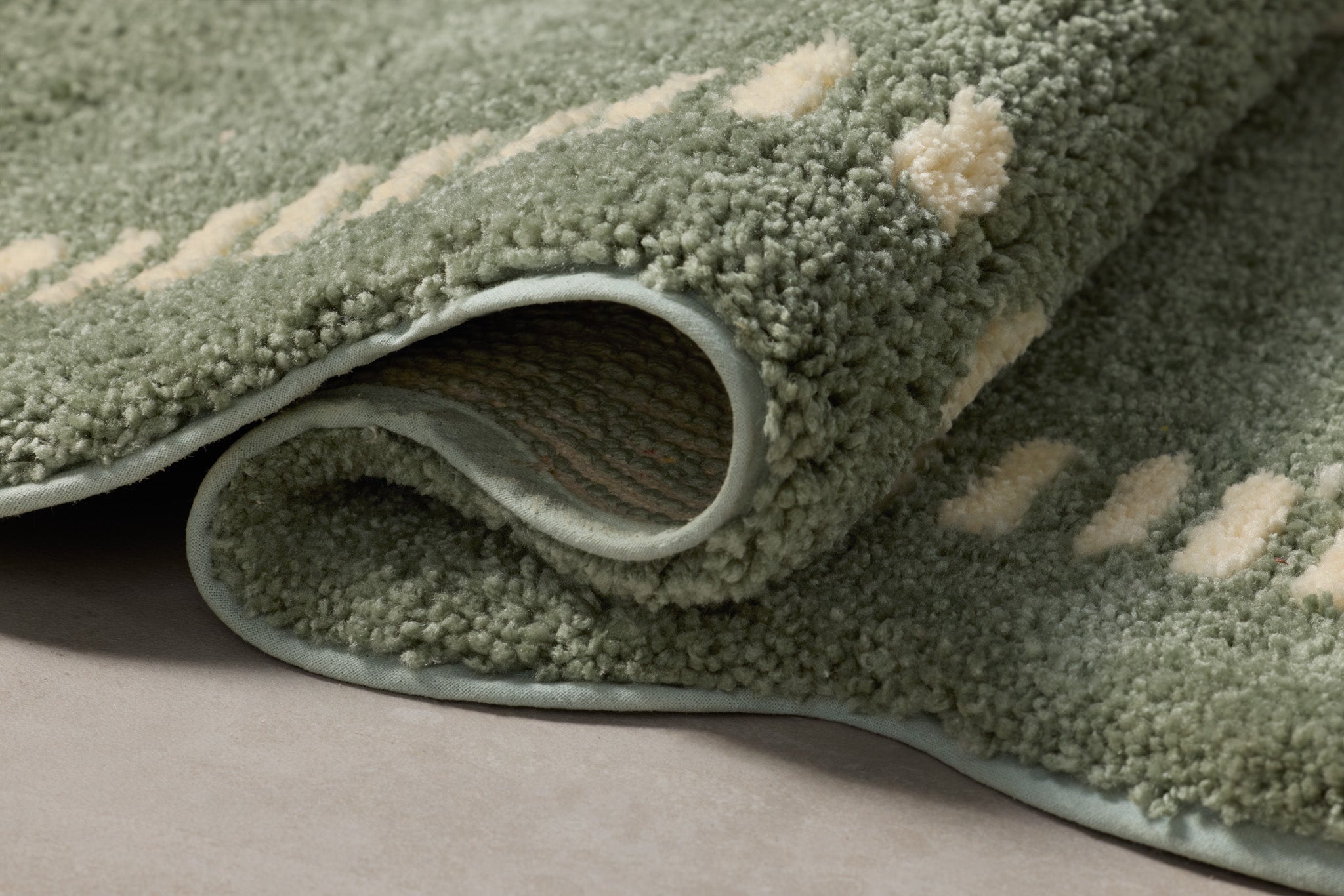 Chris Loves Julia x Loloi Valerie Lagoon / Ivory Bath Mat - Rug & Weave