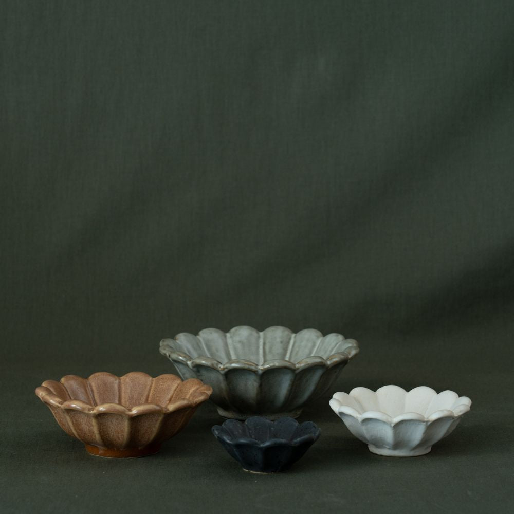 Flower Petal Stoneware Bowl Set - Rug & Weave