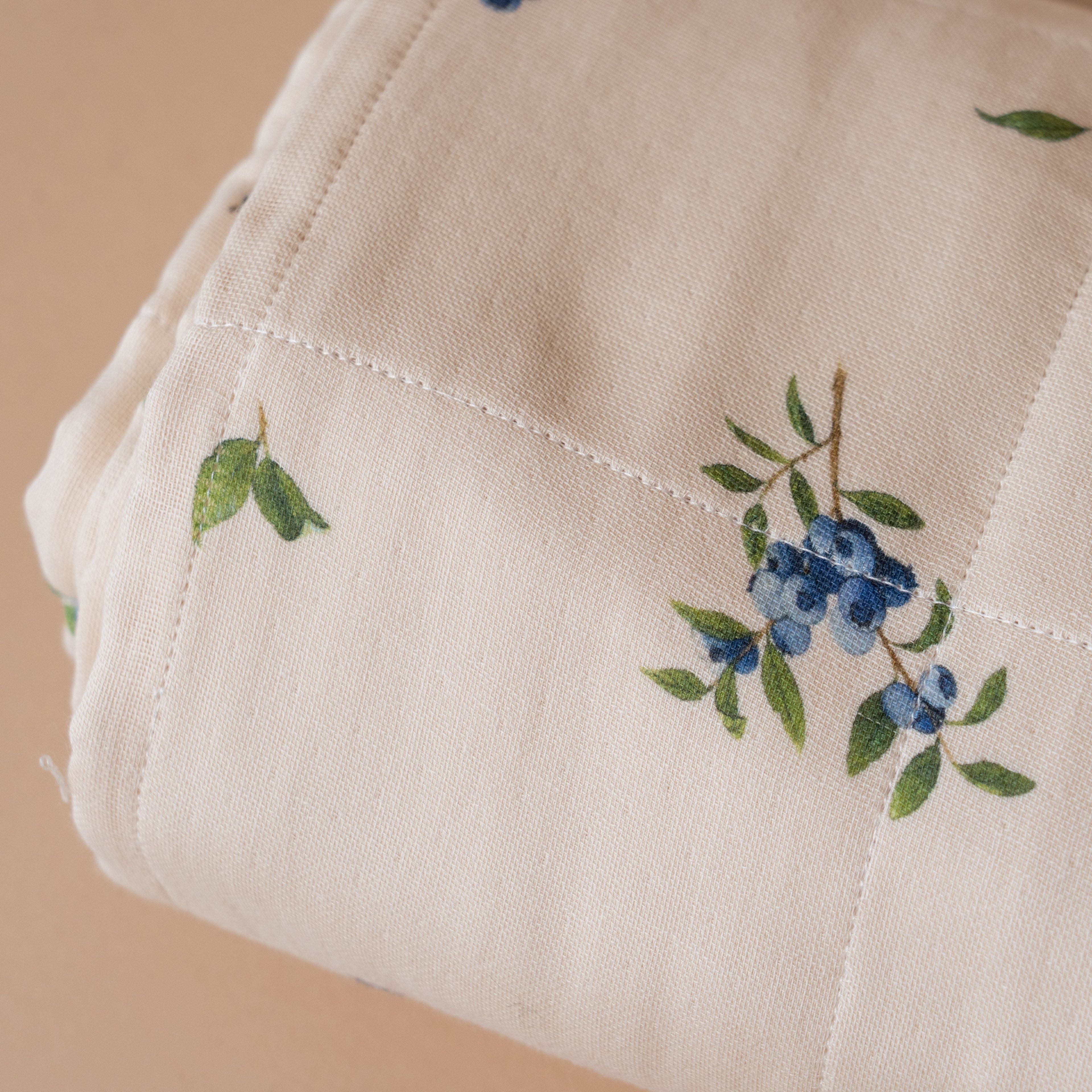 Blueberry Pattern Muslin Quilt FINNBIRD - blanket House of Elia (Faire)