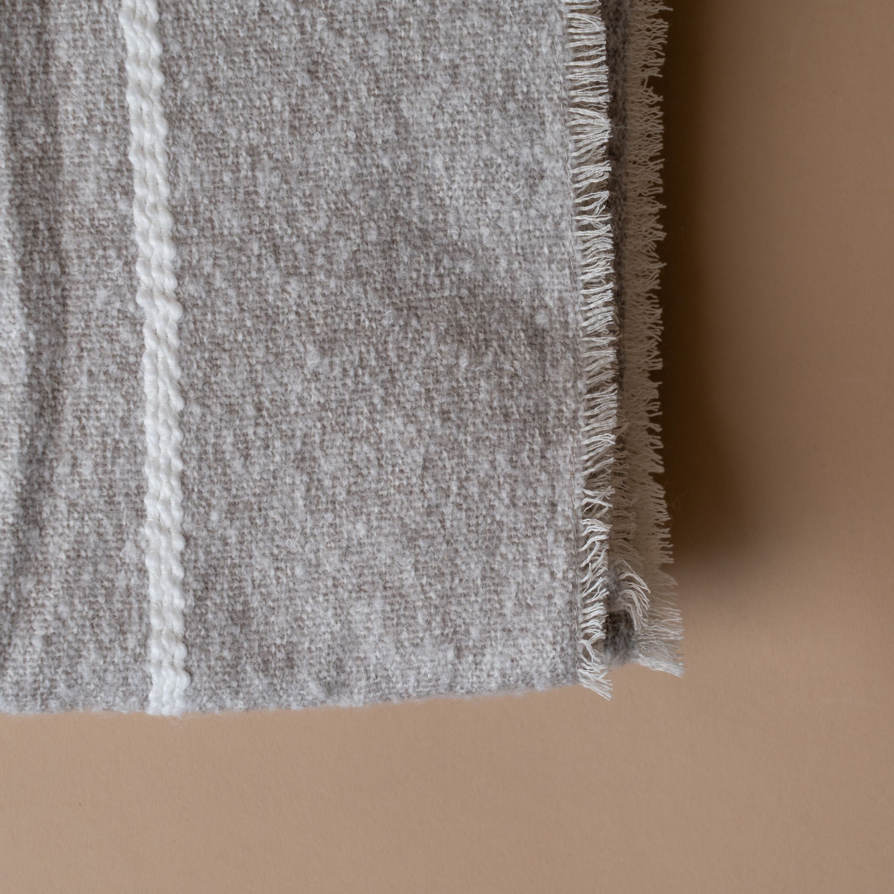 Striped Throw Blanket with Frayed Fringe blanket Brunelli (ShopZio)