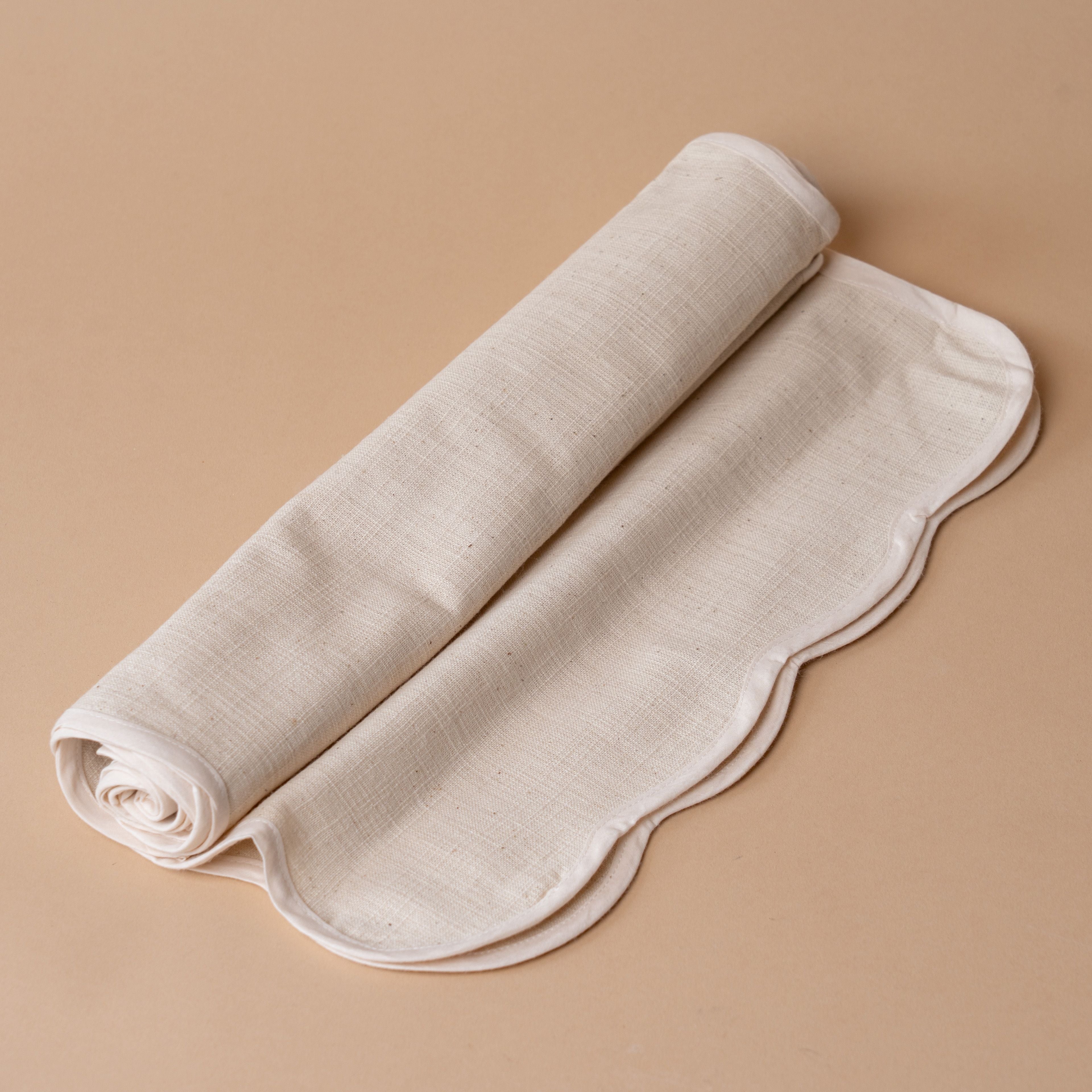 Natural Scallop Edge Table Runner table runner DANICA (Faire)