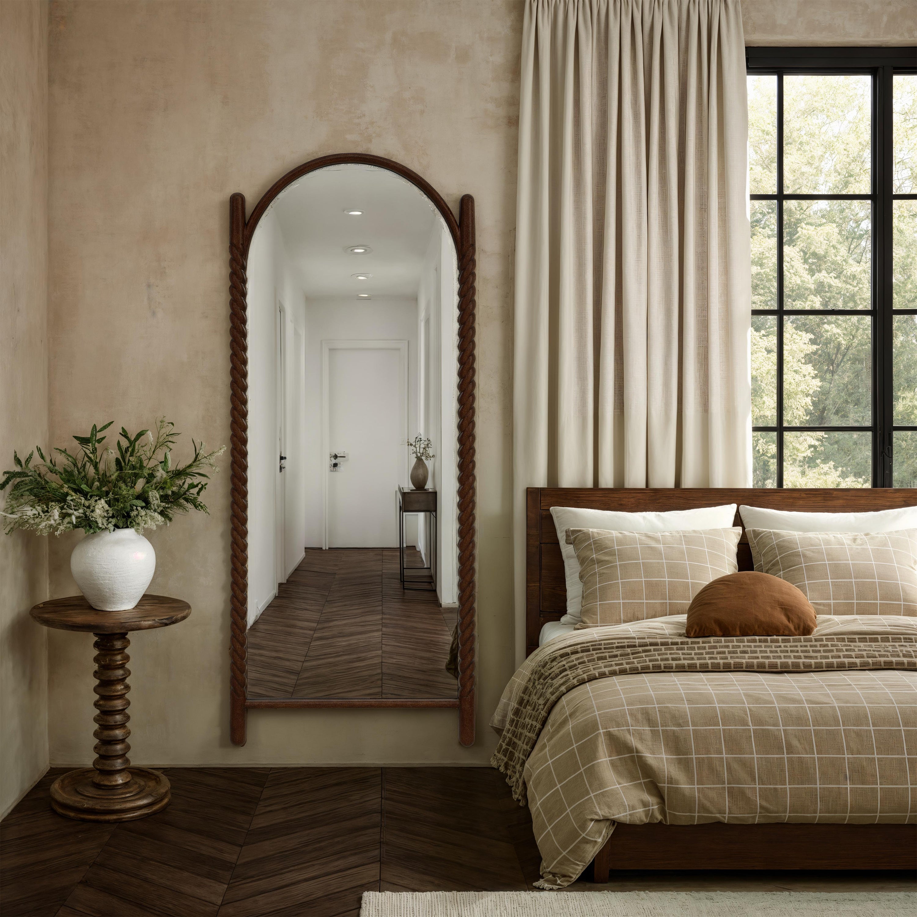 Isidore Leaner Mirror – view 2