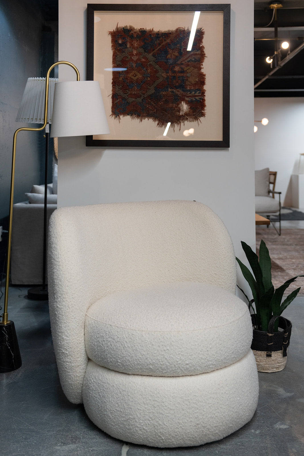 Gus* Modern Forme Chair 3 - FURNITURE - chair Gus