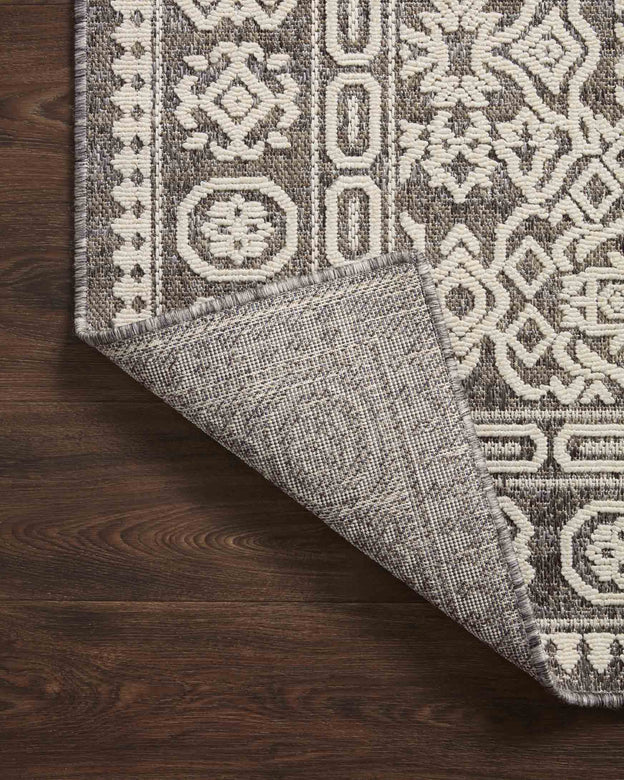 OVERSTOCK RUG - Loloi Rainier Pebble / Ivory Outdoor Rug - 5'3" x 7'7" IN STORE - Sale Rugs Loloi
