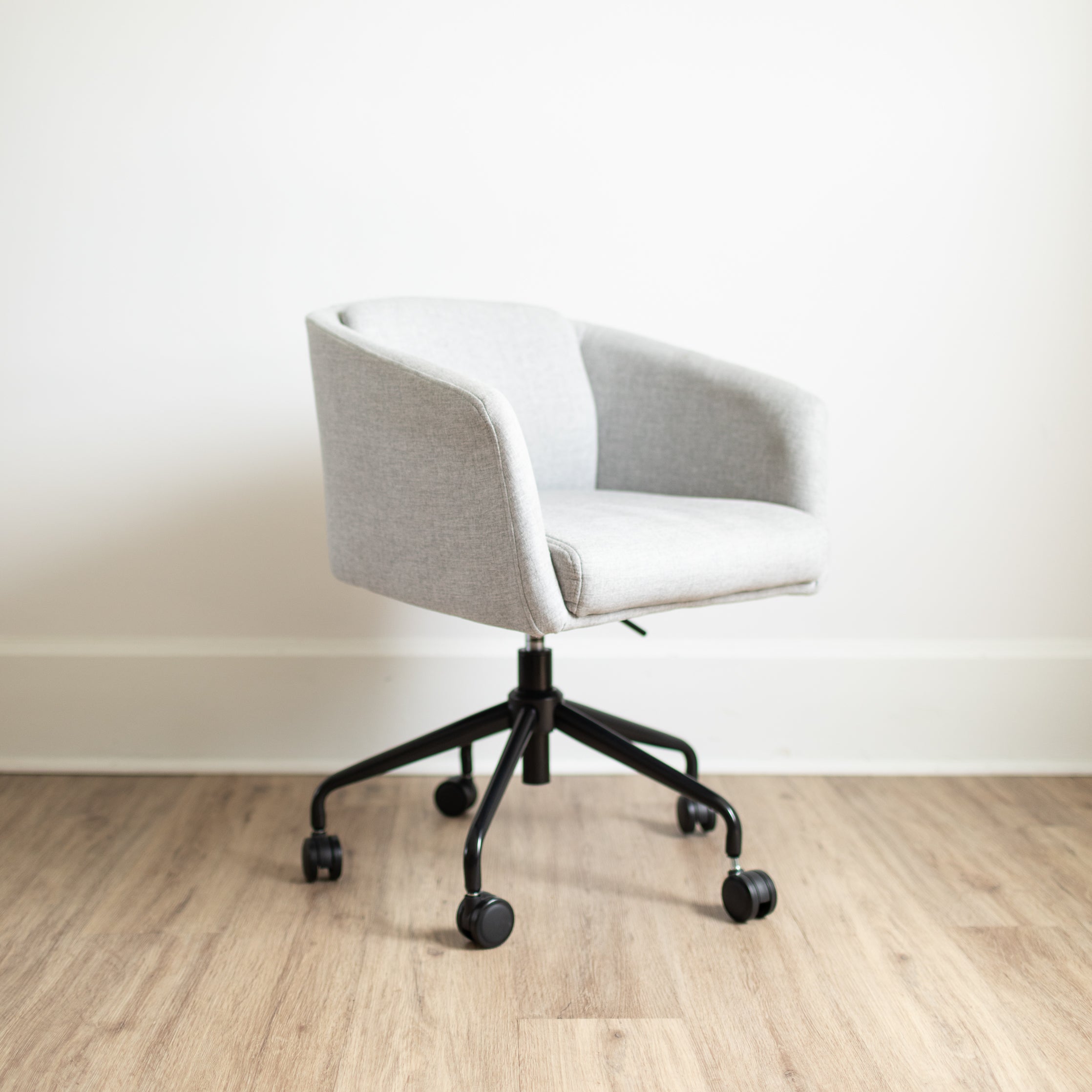 Gus* Modern Radius Chair 3 - FURNITURE - chair Gus
